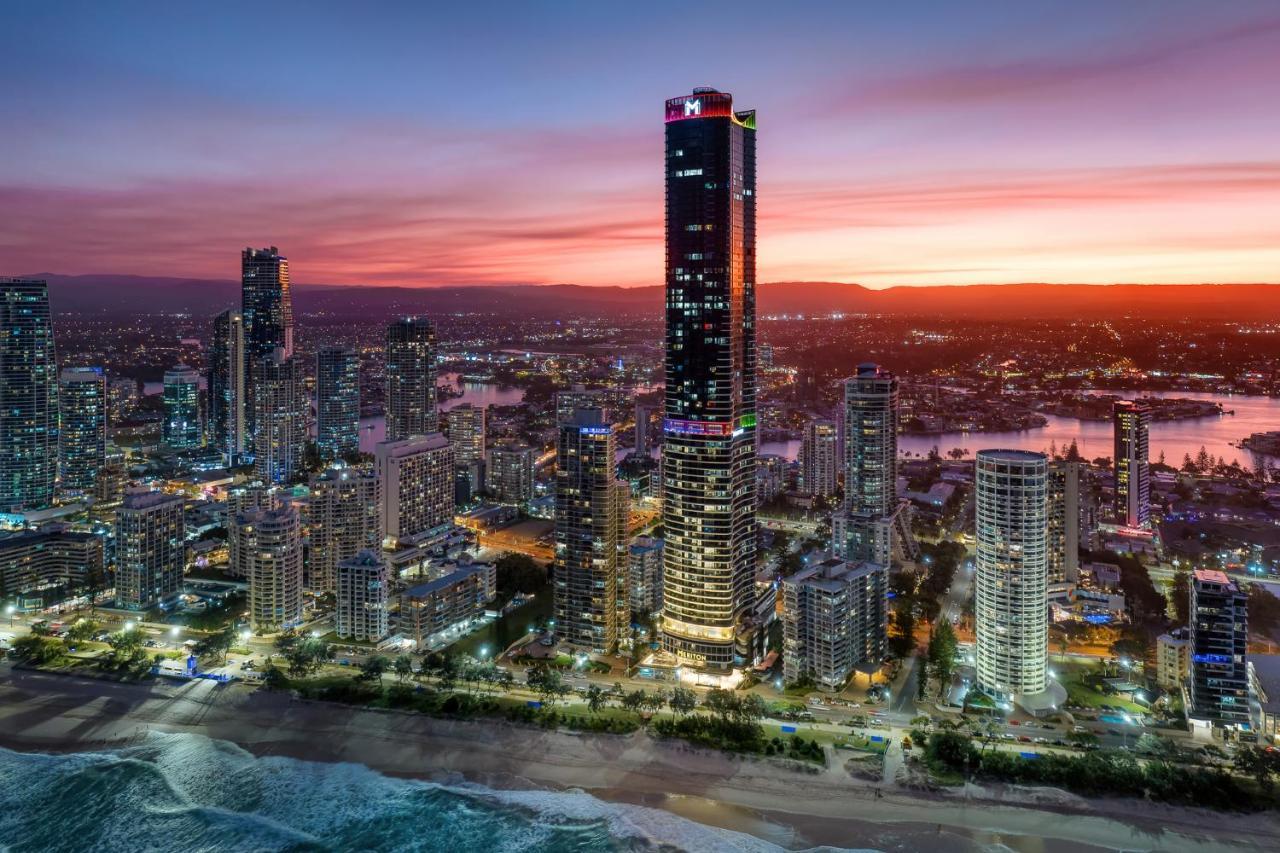 Meriton Suites Surfers Paradise Gold Coast Exterior foto The Sky Tower at the Gold Coast